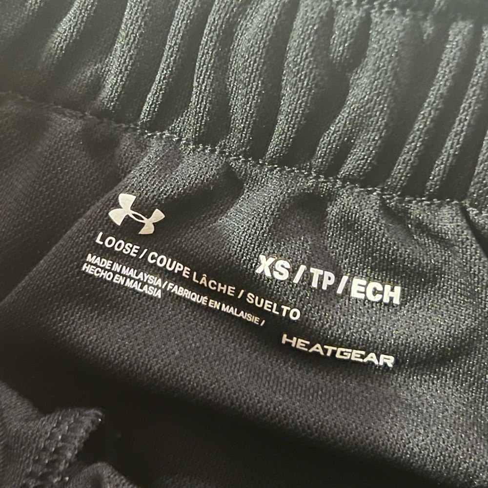 Under Armour womens Gym shorts - Picture 3 of 4